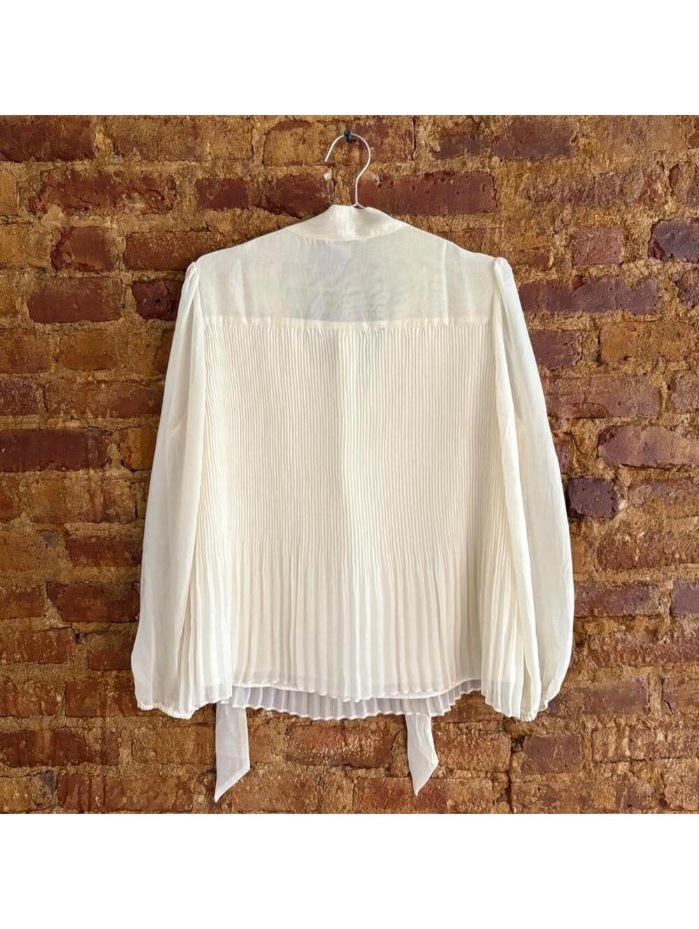 Nanette Lepore cream blouse with tie front detail and pleated texture - Picture 3 of 5